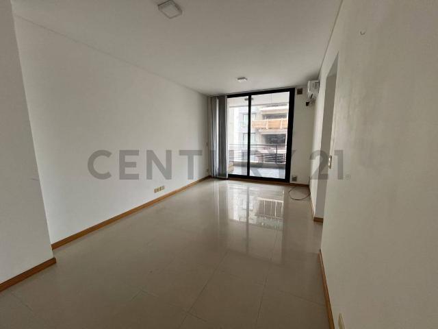 Departamento 2 ambientes con balcón al frente en alquiler – Villa Luro