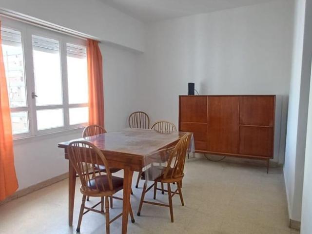 Departamento 2 ambientes a la calle