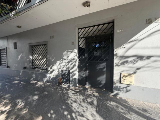DEPARTAMENTO 2 AMBIENTES AL FRENTE CON BALCON
