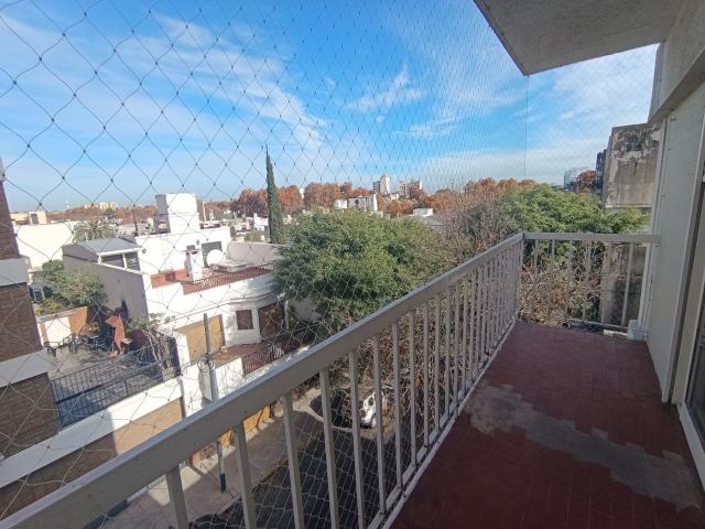 Departamento 2 ambientes frente balcon Alquiler en Flores