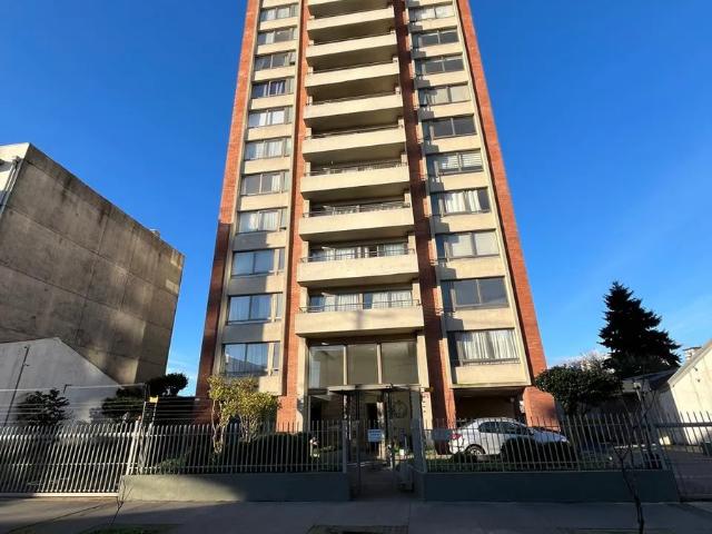 Departamento 2 dormitorios, 2 baños, estacionamiento y bode