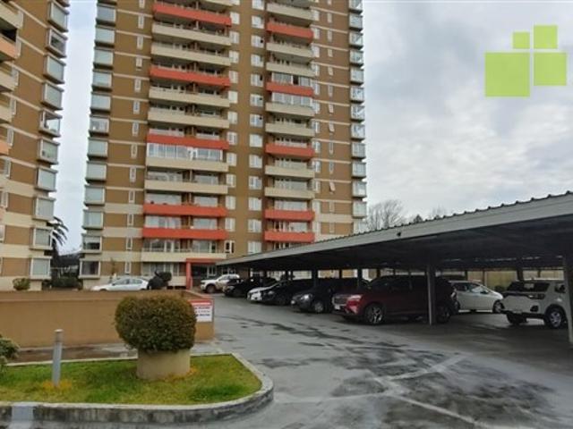 Departamento 2 dormitorios con estacionamiento en condominio