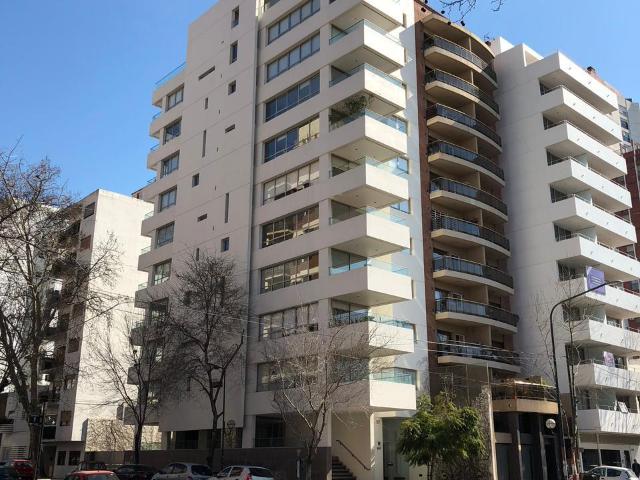 Departamento 2 dormitorios en alquiler con cochera cubierta
