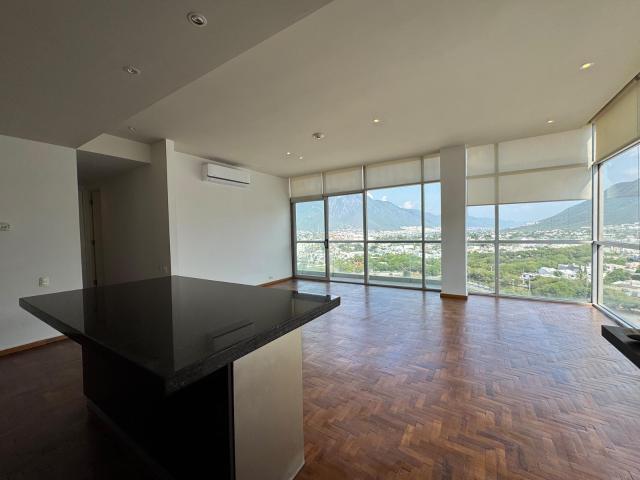 Departamento con acabados de lujo y vistas en valle oriente
