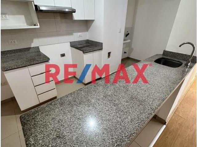 Departamento Con Cochera Y Deposito En Alquiler – Av La Paz, San Miguel