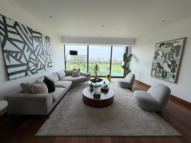Departamento con excepcional vista al Golf de San Isidro en Edificio de Lujo