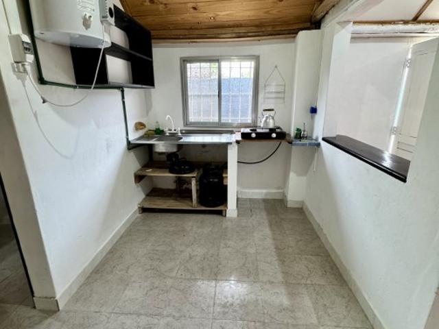 DEPARTAMENTO CON ENTRADA COMPARTIDA