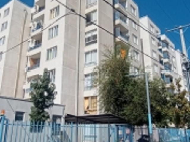 Departamento con Estacionmiento Brisas de Kennedy 3
