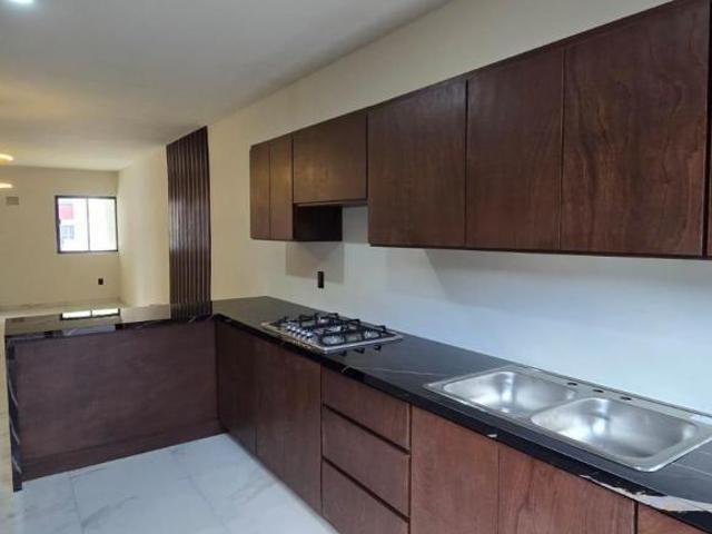 Departamento con patio, planta baja, en col Otomi