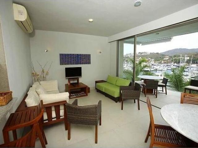 Departamento con vista a la Marina Ixtapa