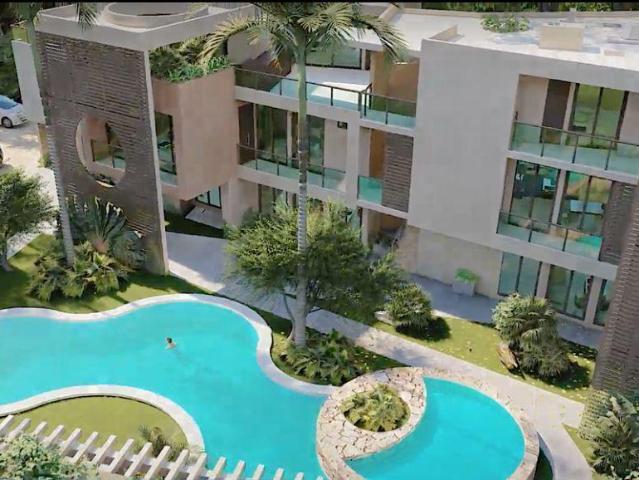 Departamento con 27 m2 de jardin y vista a la alberca, 650 metros del mar