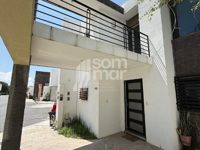 Departamento con 2 habitaciones amueblado con patio trasero