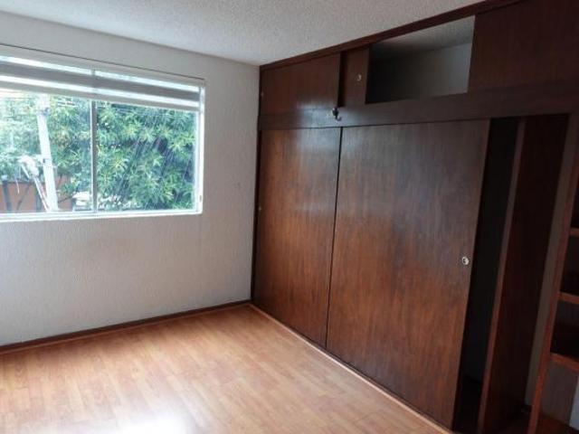 Departamento con 2 recámaras y estudio en venta en Del Valle Sur