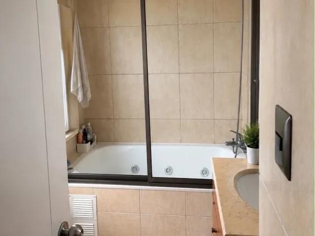 Departamento con 4 dormitorios. cerca del metro