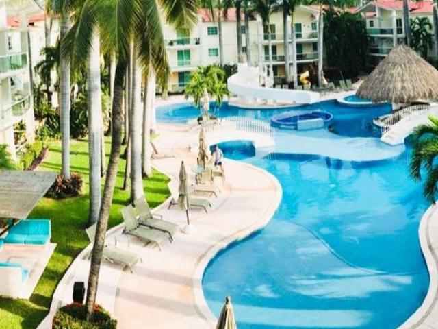 Departamento cerca de la playa, tipo PH 2 Rec/ 2 Baños en Diamante Lakes