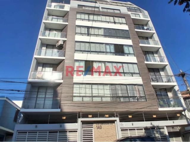 Departamento Cuarto Piso Mas Cochera En Venta Urb. Villarreal Chiclayo
