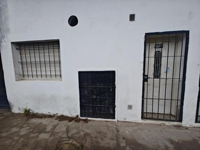 Departamento a metros de estacion Eva Duarte