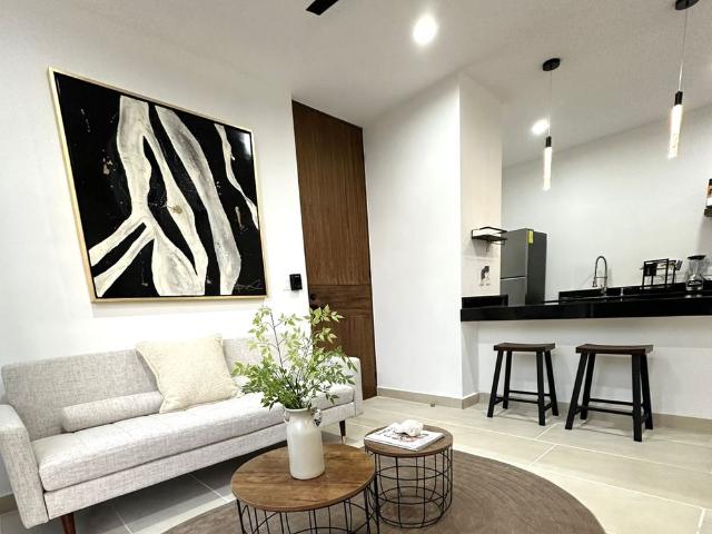 Departamento amueblado, a una calle de avenida José Díaz Bolio