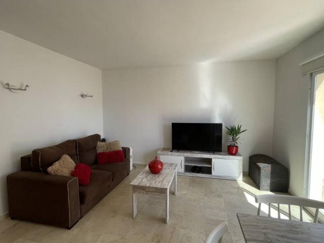 Departamento amueblado con amplia terraza privada y vista al mar en Cala Millor