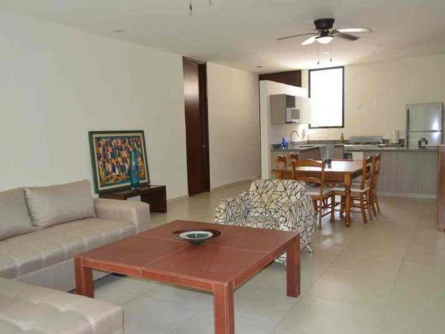 Departamento amueblado, con cuarto de servicio, en Montebello