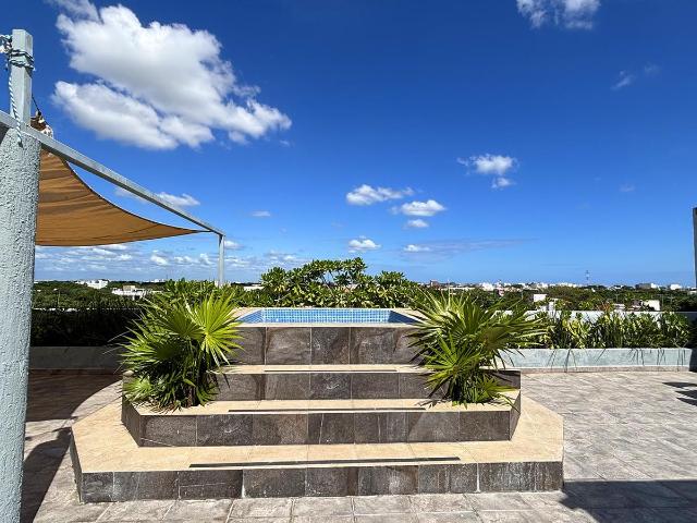 Departamento Amueblado de 1 Recamara en venta en Playa del Carmen Riviera Towers Zona de gran plusvalia