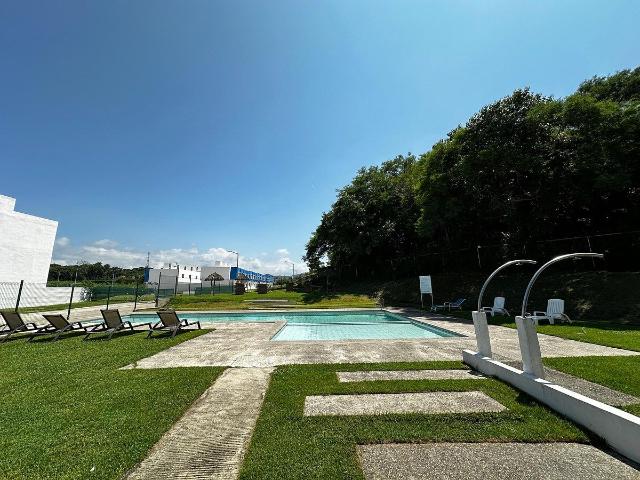 DEPARTAMENTO SIN MUEBLES EN FRACC CON ALBERCA