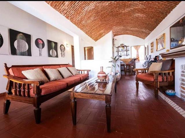 Departamento amueblado en renta de 2 recámaras frente al Mirador