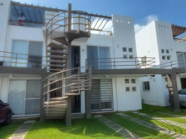 Departamento amueblado en RENTA 72 m2 en 1er piso, 3 recamaras, 2 baño y 1 cajón independiente