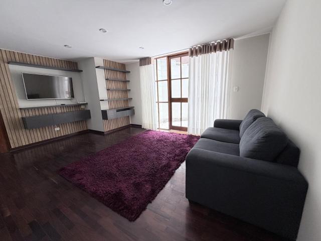 Departamento San Isidro, AMOBLADO EN PRIMER PISO CON PATIO Y TERRAZA