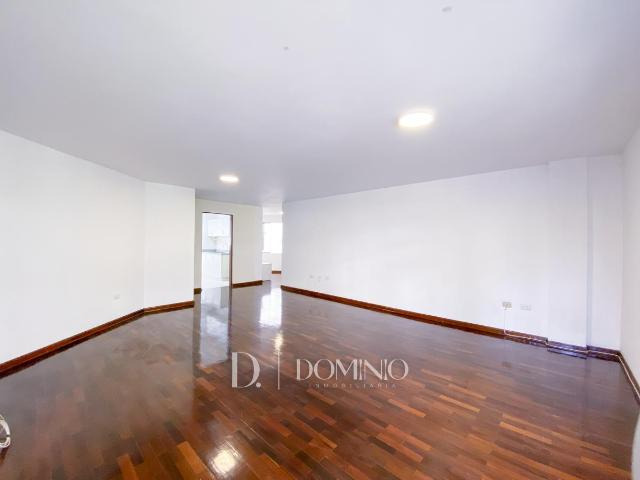Departamento Amplio e Iluminado en Chacarilla del Estanque Surco
