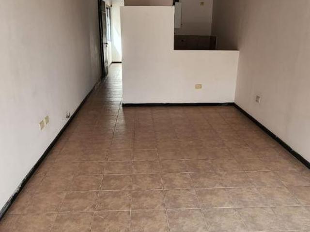 Departamento Alquiler 2 ambientes 12 años, Contrafrente, Este, Cayetano Silva 180 piso 3, Alto Alberdi | Argenprop