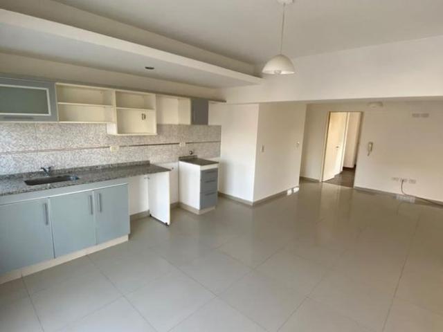 Departamento dos ambientes con patio en Alquiler en Wilde Centro