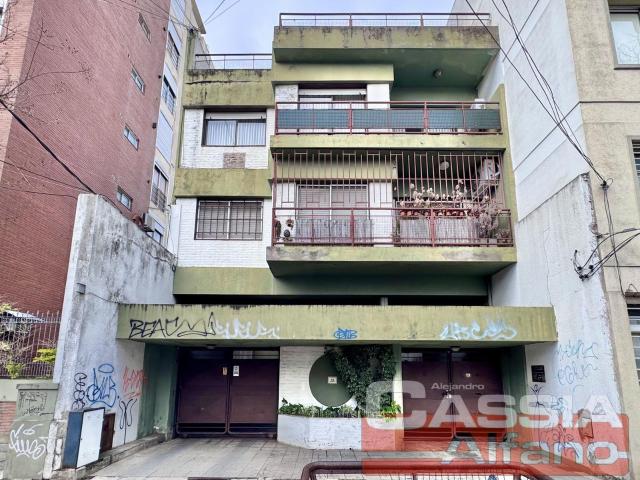 DEPARTAMENTO DOS AMBIENTES MUY LUMINOSO, UN DORMIT. COCINA INDEP. 40m2 en Lomas de Zamora Oeste