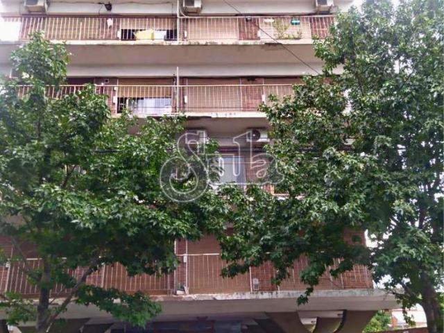 Departamento de 3 ambientes al frente con balcón
