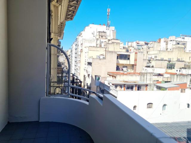 Departamento de 3 Ambientes en Venta con renta Balc?n Tribunales ? 80m?
