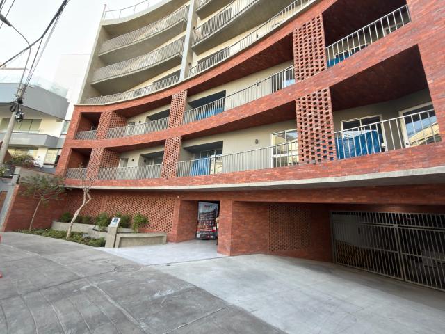 Departamento de 3 dormitorios en Surco cerca a Av. Velasco Astete