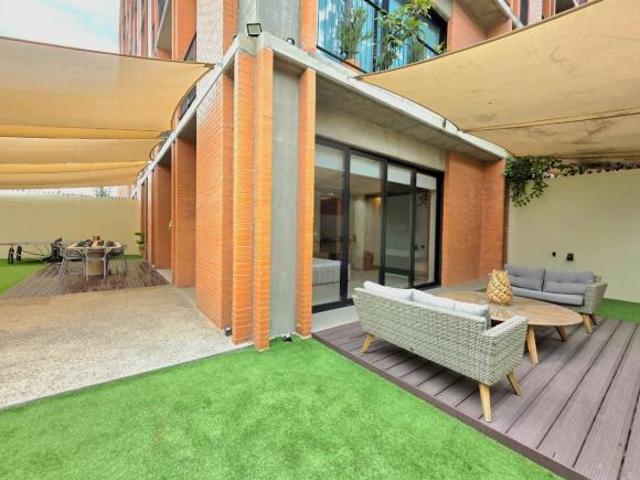 EN OPORTUNIDAD! Departamento de 3 Recámaras con Terraza en PB