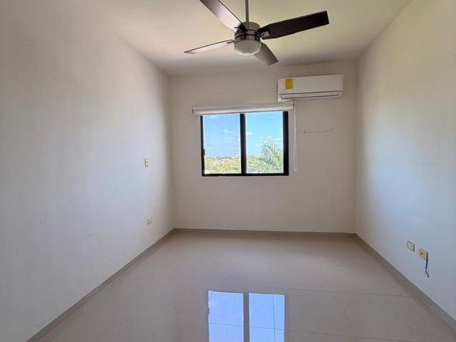 Departamento de 3 Recámaras en renta en Pinos, Mérida