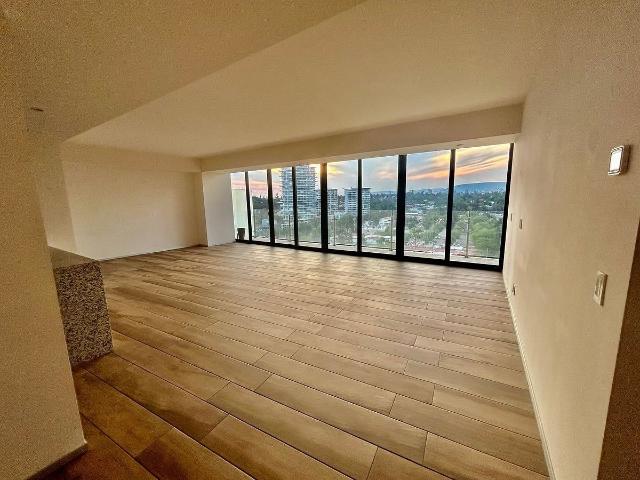 Departamento de 3 recamaras + Star de TV+ Cuarto de servicio + Cuarto de lavado