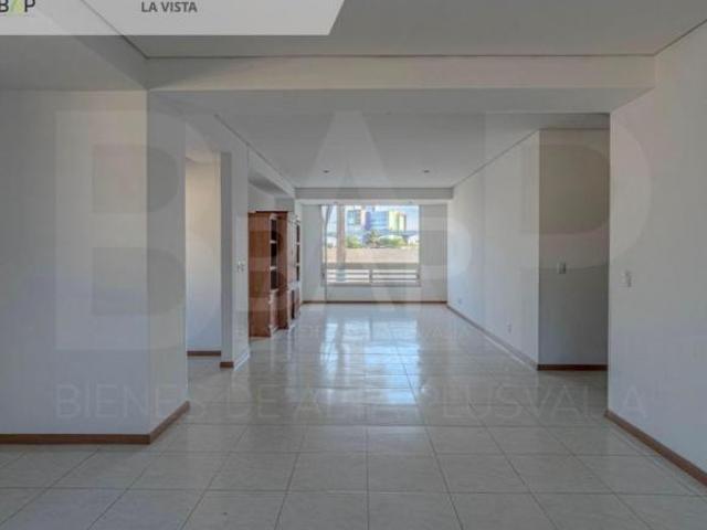 Departamento de 174 m² con 3 dormitorios en venta en Granjas El Palote