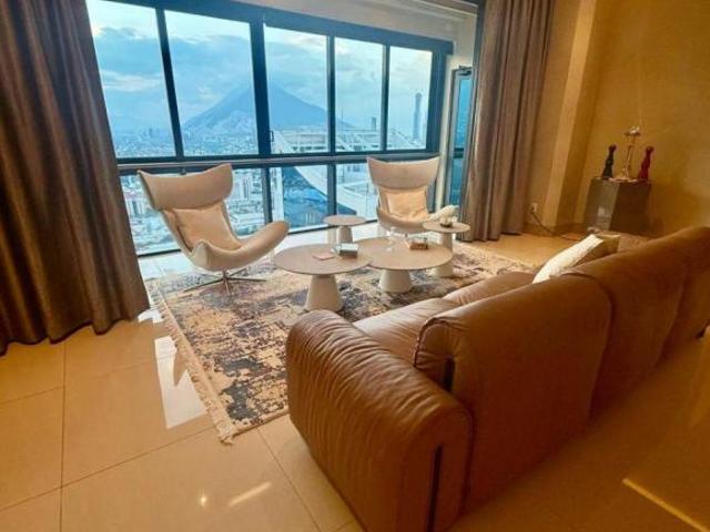 Departamento de 259 m² con 3 recámaras en venta en Valle Oriente Metropolitan Center T2