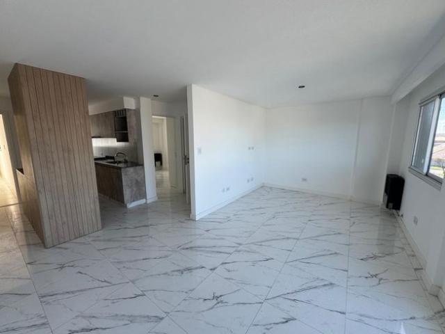 Departamento de 2 amb con Balcon a la Calle. ALQUILER POR 24 MESES