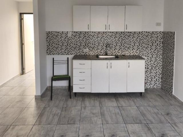 Departamento de 2 Ambientes con Vista al Frente Colón 474, \7\, 1° Piso por escalera Avellaneda