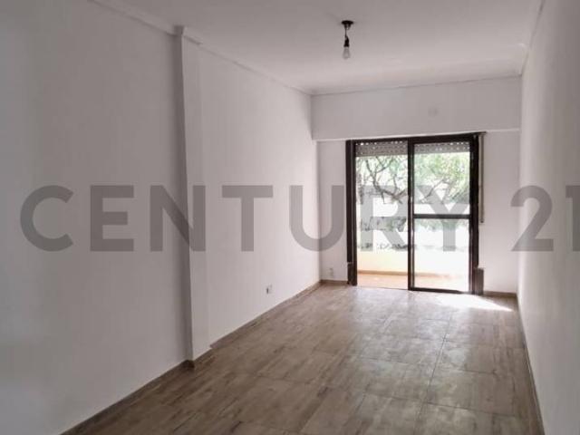 Departamento de 2 ambientes en el centro de Banfield!