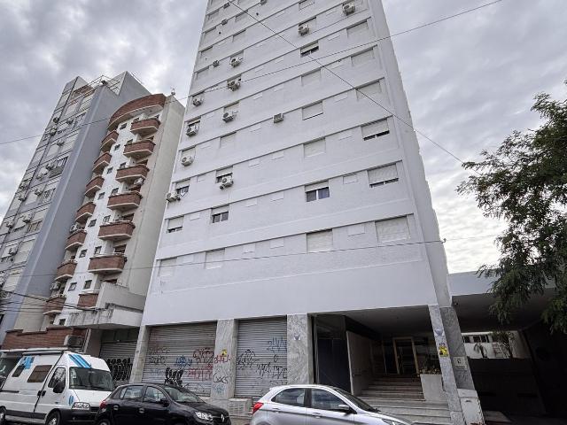 Departamento de 2 dormitorios con cochera