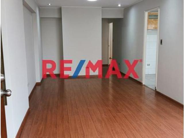 Departamento De 2 Dormitorios En Alquiler – Av. Canevaro, Lince