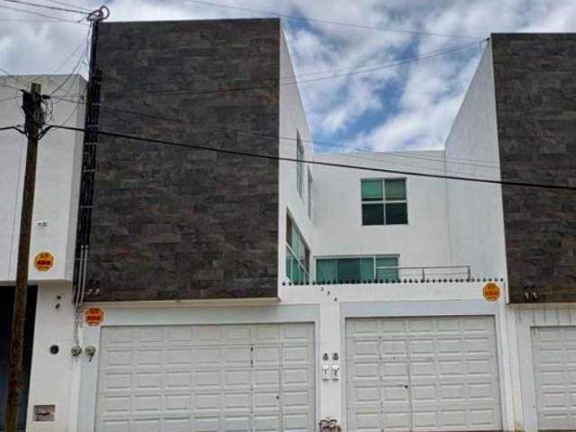 DEPARTAMENTO DE 2 NIVELES EN VENTA EN LOMAS 3A SECCION