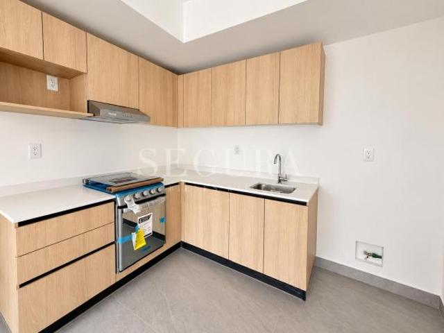 Departamento de 2 recámaras y 2 baños, con balcón y estacionamiento en El Reloj, Coyoacán