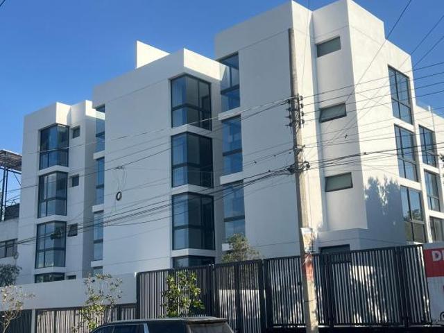 Departamento de 81 m² con 2 habitaciones en venta en Jardines del Bosque Centro