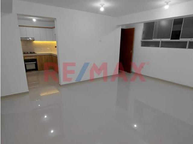Departamento De Esteno Frente A Parque En San Juan De Miraflores – 3 Habitaciones Y Patio